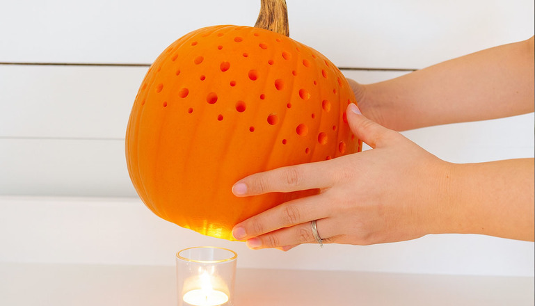 Animation Sculpture et Soupe de Citrouilles- Halloween pour votre événemement Haloween - Halloween 2023 - Citrouille prête à Illuminer