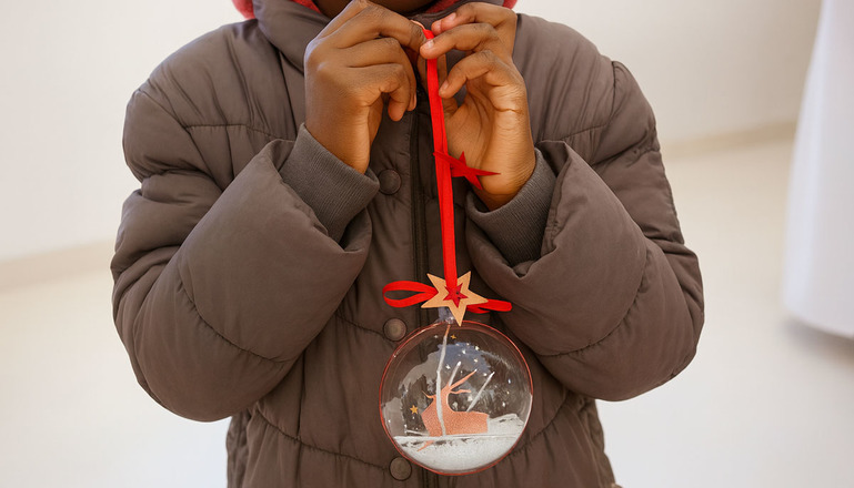 Animation Fabrication de Boules de Noël pour votre événemement Noël - Boules de Noel Transparentes - Boules de Noël Créée à l'instant